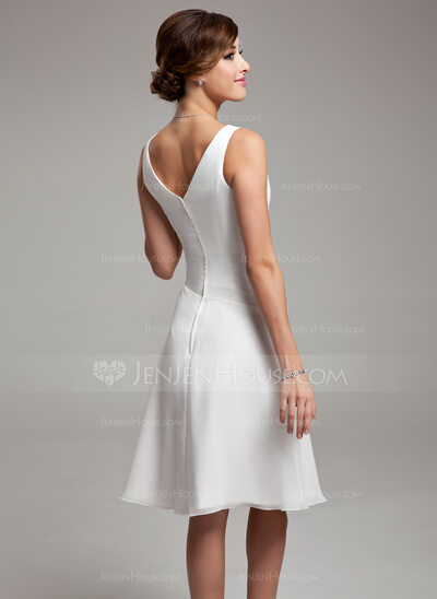 A-Line/Princess V-neck Knee-Length Chiffon Bridesmaid Dress With Ruffle Beading (007001083)