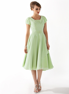 A-Line/Princess Square Neckline Knee-Length Chiffon Mother of the Bride Dress With Ruffle Beading (008005918)