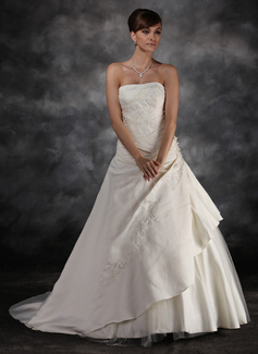 Ball-Gown Strapless Court Train Tulle Charmeuse Wedding Dress With Ruffle Lace Beadwork (002016944)