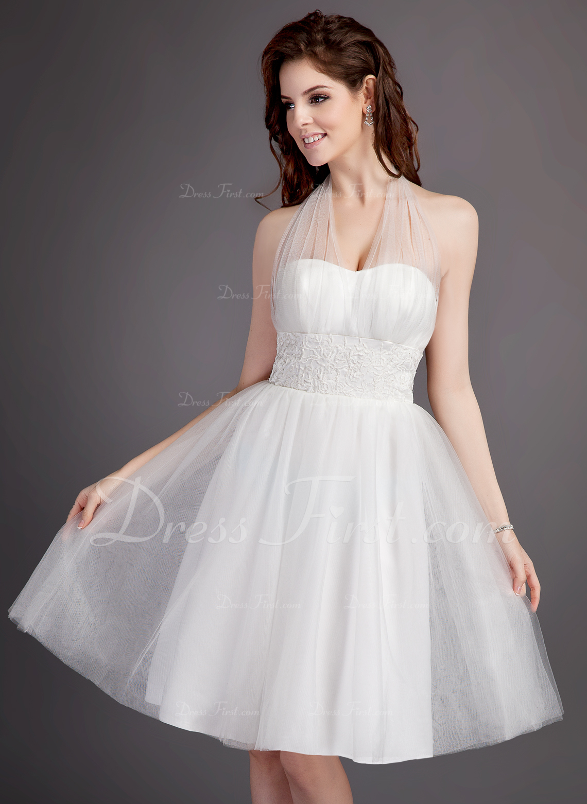 ALine/Princess Halter KneeLength Tulle Wedding Dress With Ruffle Lace