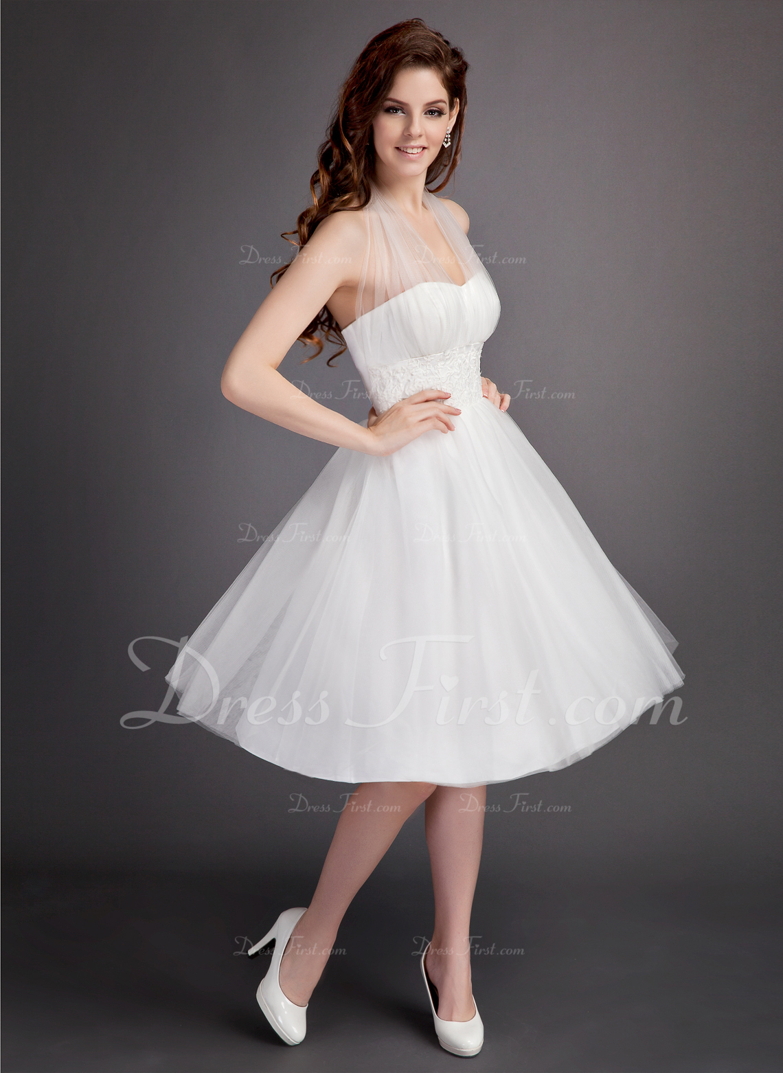 ALine/Princess Halter KneeLength Tulle Wedding Dress With Ruffle Lace