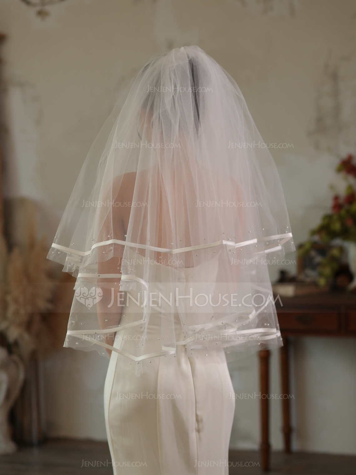 Pearl Satin Cut Edge Two Tier Bridal Short 31" Wedding Veils With Blusher 