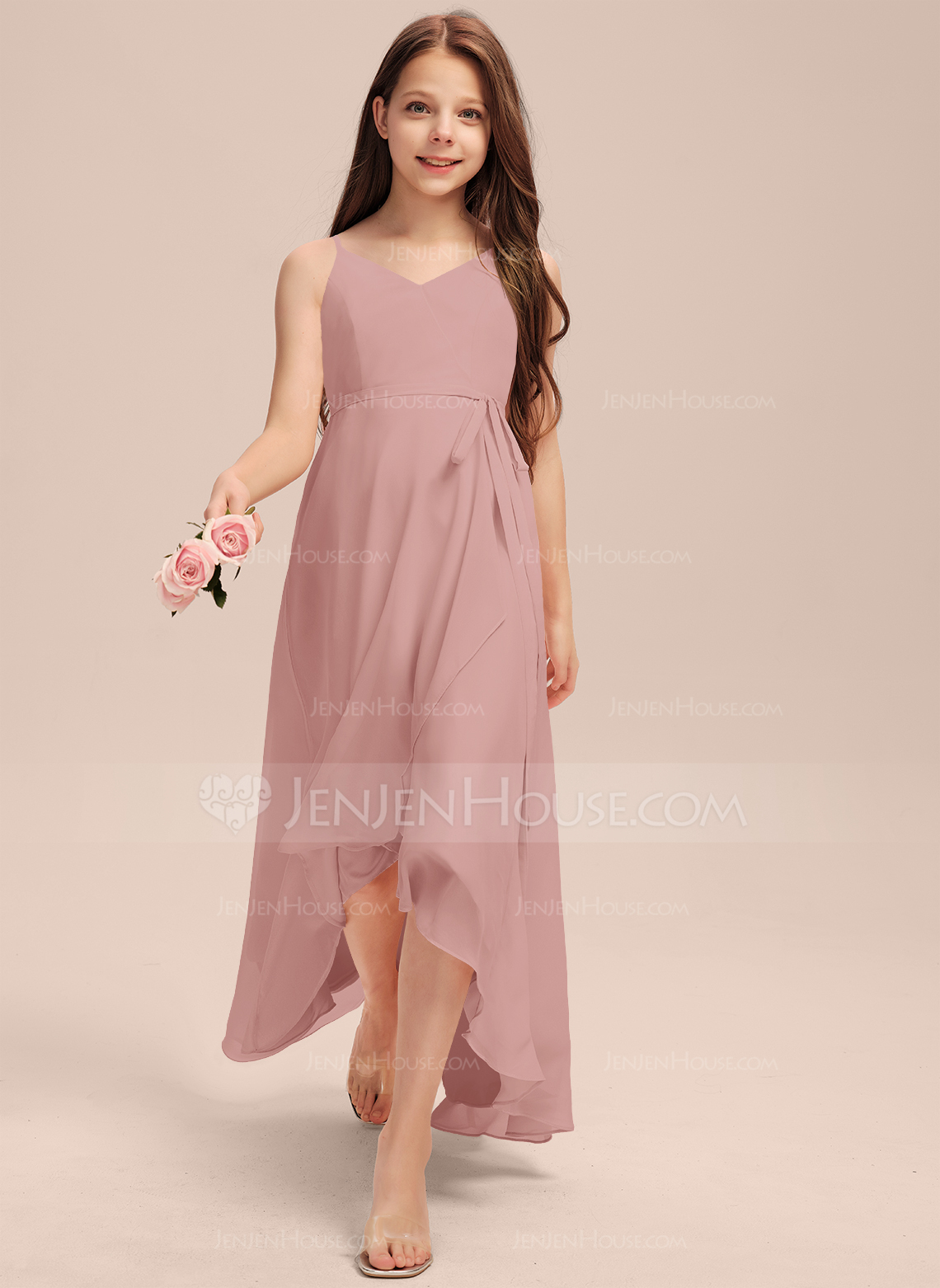 A-linja v-kaula epäsymmetrinen sifonki nuorten morsiusneito mekko jossa laskeutuva röyhelö 