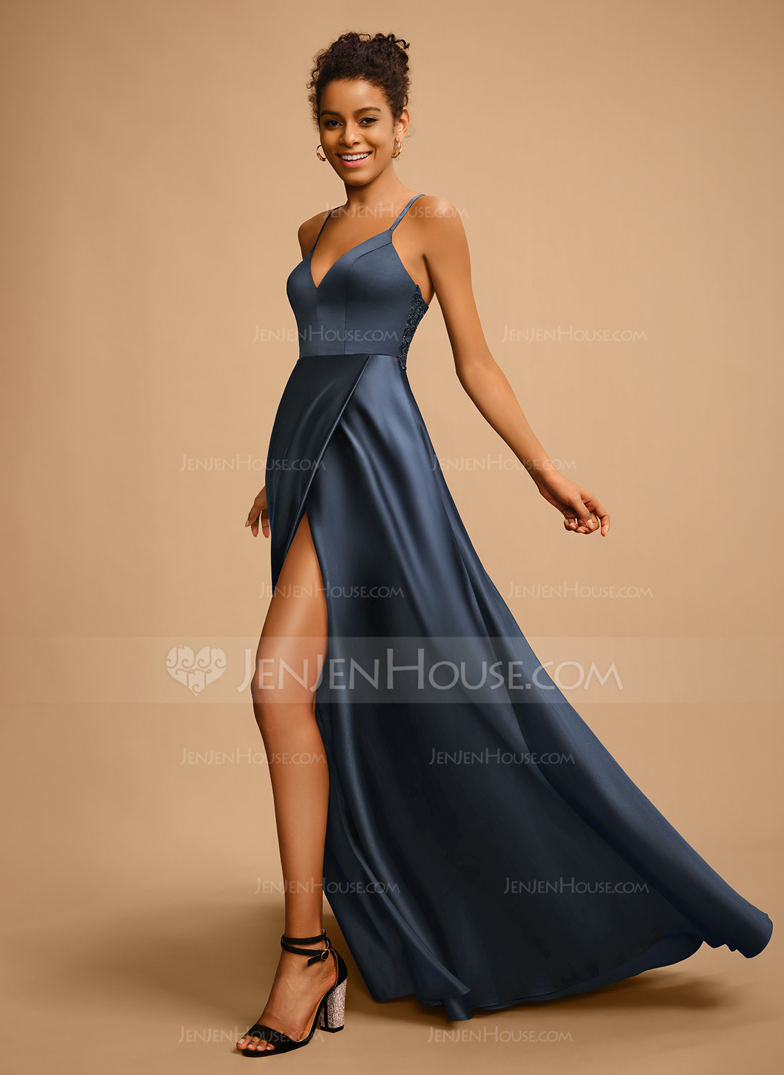 A-line kjole V-hals Gulvlengde Satin Ballkjole 