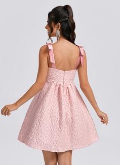 A-line V-Neck Short Jacquard Homecoming Dress 