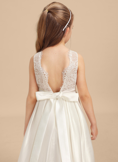 Kleid in Prinzessin-Linie aus Spitze