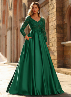 Jurk van satijn met pailletten