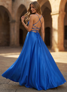 Kjole i Sateng med Spaghetti Plissert