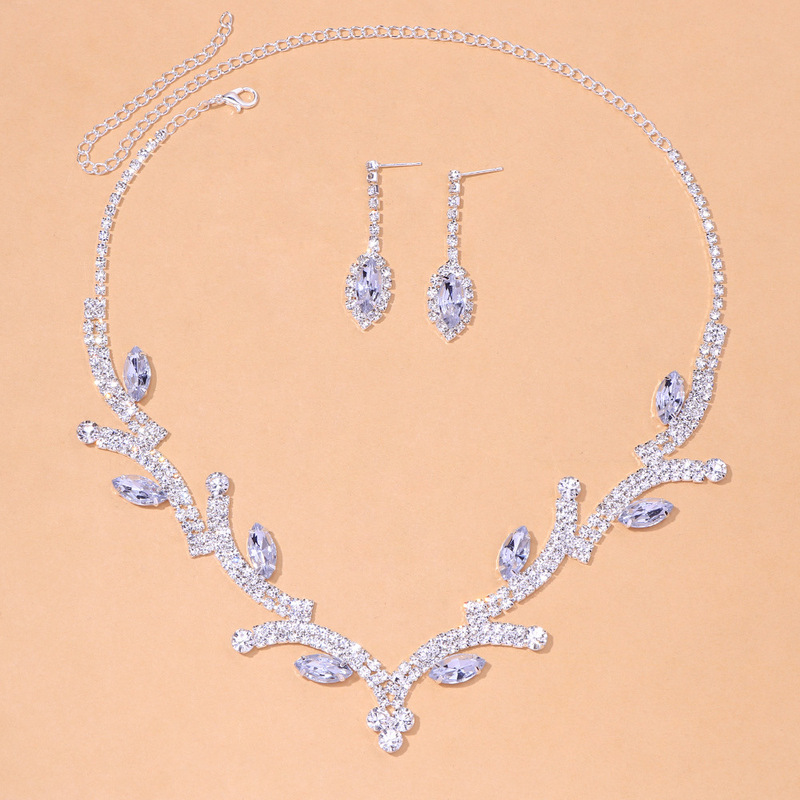 Charming Crystal Drop Earrings/Necklace Jewelry Sets 