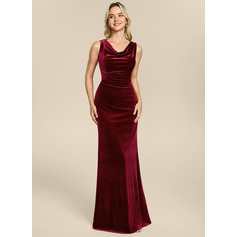 Robe sirène à col bénitier avec plis en velours