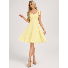 A-linja v-kaula polvipituinen sifonki morsiusneitojen mekko jossa keula (007424863)