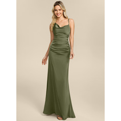 Robe sirène à col bénitier avec fronces en satin mat