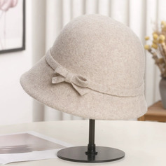 Mulher lã chapéu cloche com laço para o outono/inverno