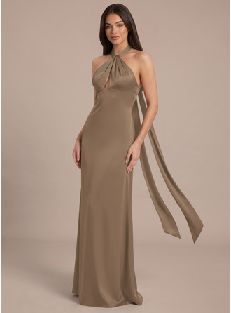 Escote halter sin mangas vestido