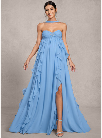 Kjole med A-linje Halter neck Sweep/Brush train Chiffon Graviditetskjoler med Krystal Broche Kaskadeflæser 