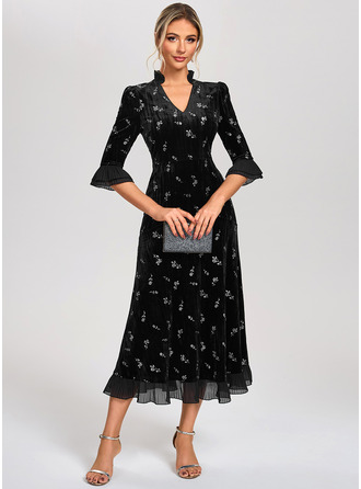 Embroidered V-Neck 1/2 Sleeve A-line Velvet Midi Dress 