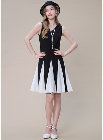 Schwarz und weiß V-Ausschnitt Ärmellos A-Linien-Kleid Chiffon Midi Kleid 