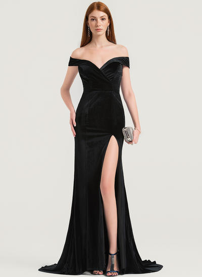 Trumpet/Mermaid Off the Shoulder Sweep Train Velvet Bridesmaid Dress 