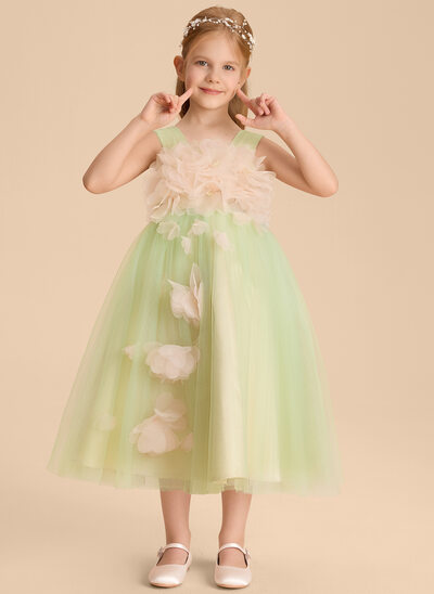 Robe trapèze avec fleurs en 3d en tulle