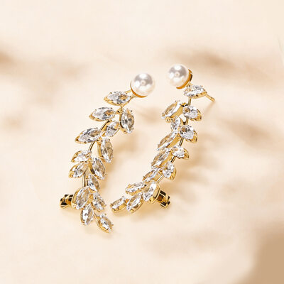 Prachtige kubieke zirkonia parel oor klimmers 