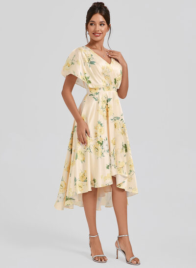 Robe de demoiselle d'honneur trapèze col v asymétrique satin mat avec volants 